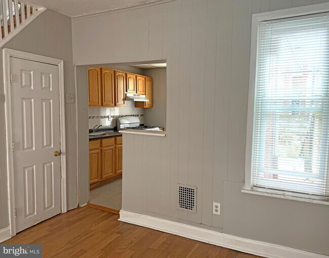 Photo - 1528 S Hollywood St