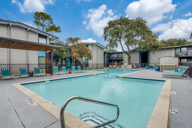 Building Photo - Sophia+Loren