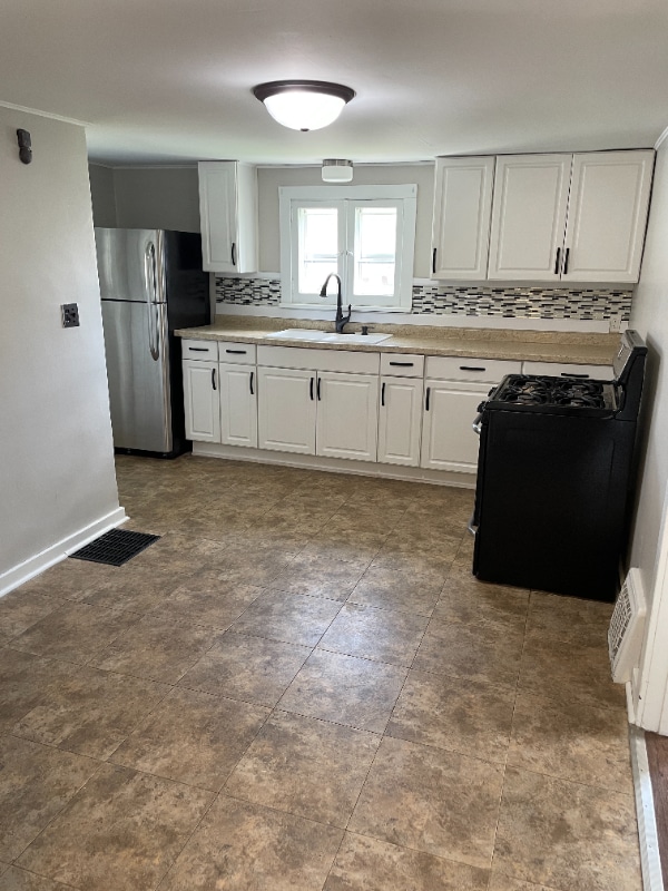 Building Photo - 1609 Green Bay St