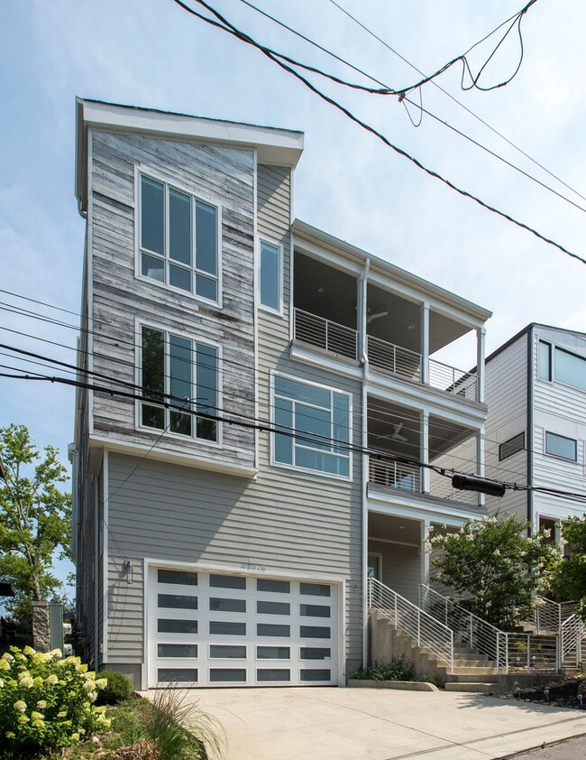 Photo - A Modern Masterpiece perched on Sylvan Sum...