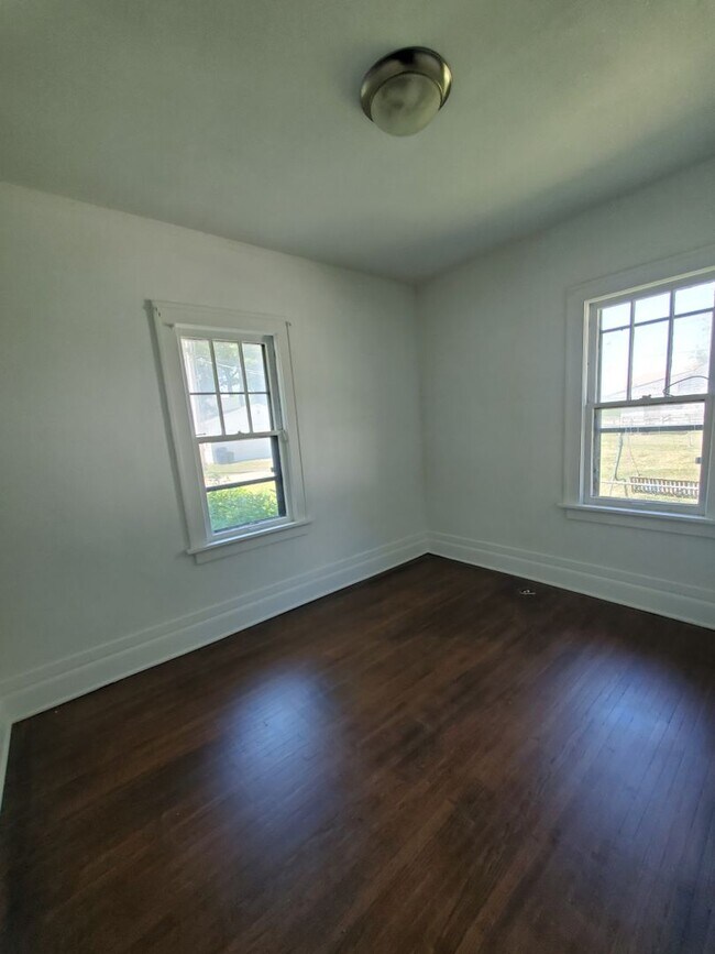 FOR RENT 2847 E 4th St Pets OK**!! Rental House Rental in Waterloo