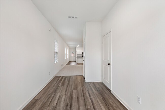 Photo - 18777 Lucas Michael Wy