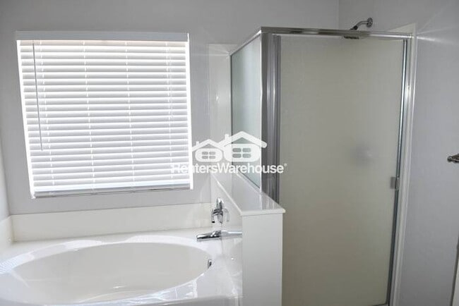 Photo - Ideal 3 Br 2 Ba 2 Cg Home Near Loop 303 and Greenway in Surprise