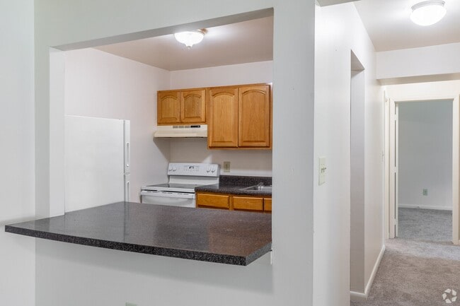 Photo - Emerald Pond Estates | 1 Bathroom Renovate... Unidad E8