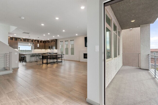 Photo - stunning 3-bedroom, 2.5-bathroom Tri Level Home