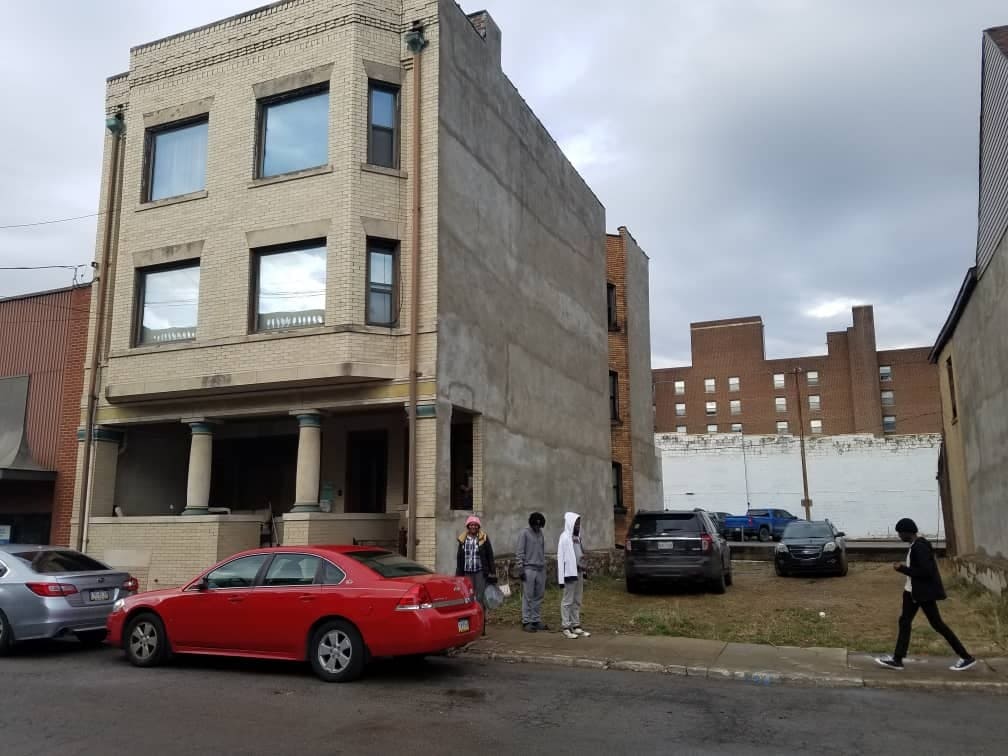 Frontal/Lateral - 109 E North St Unidad 3