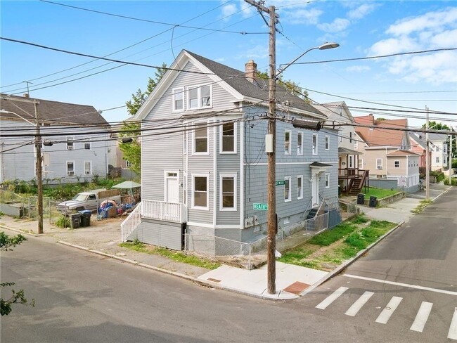 Building Photo - 62 Heath St Unit 3 Rental