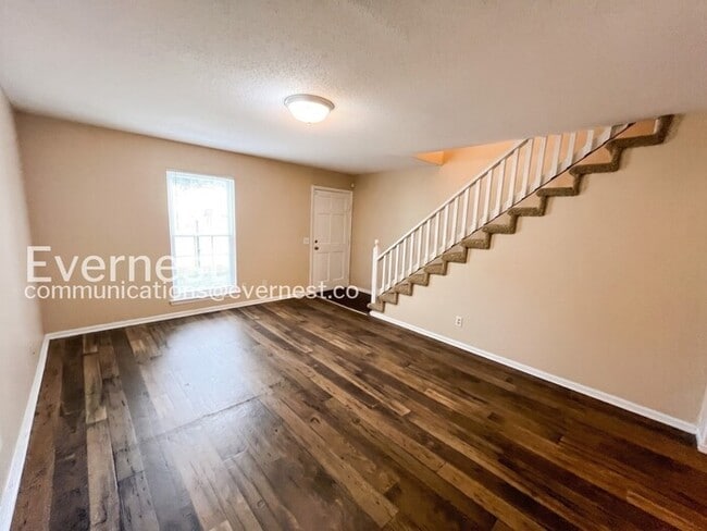 Photo - 2406 Lyndon Ave