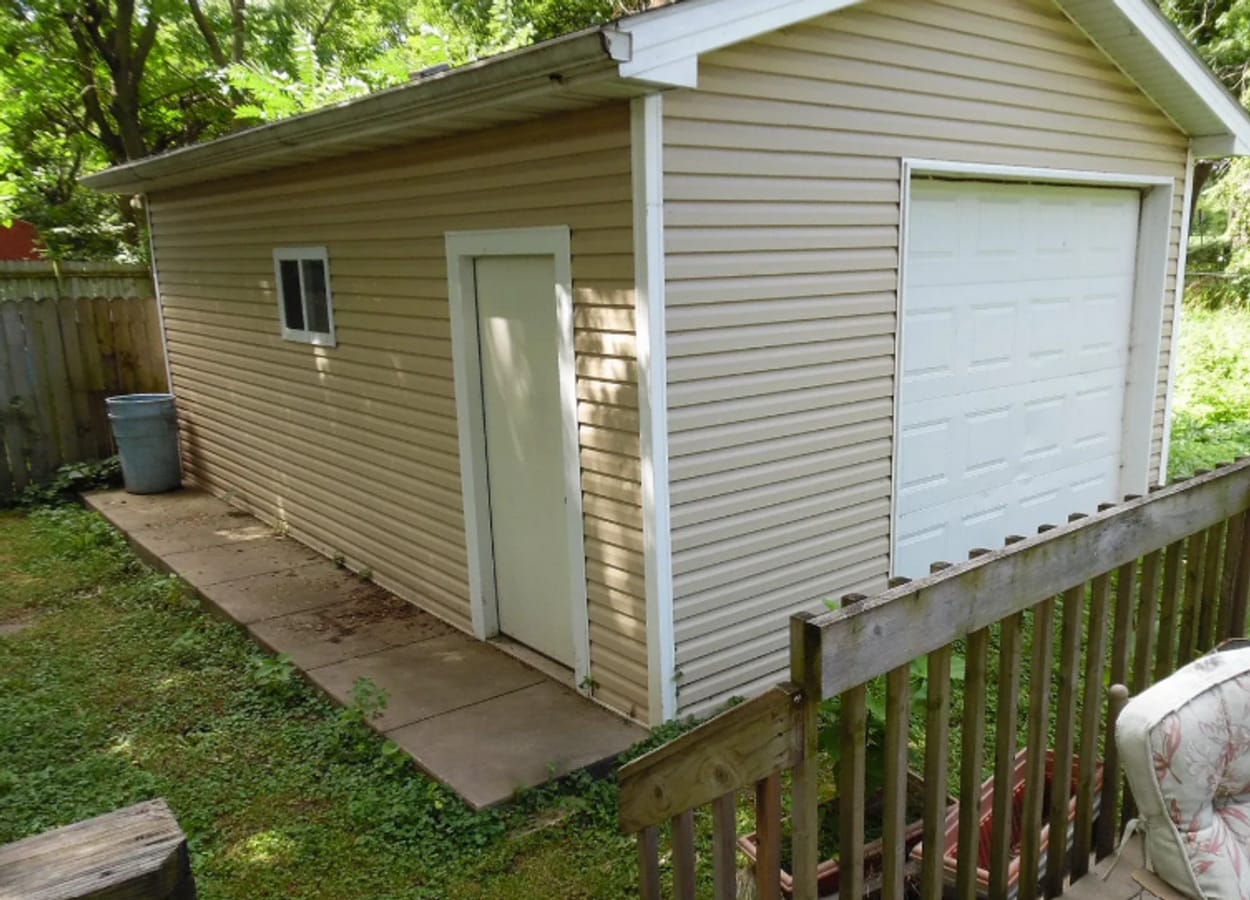 Photo - Large 4 Bedroom Home with Garage, Deck, & Fence!