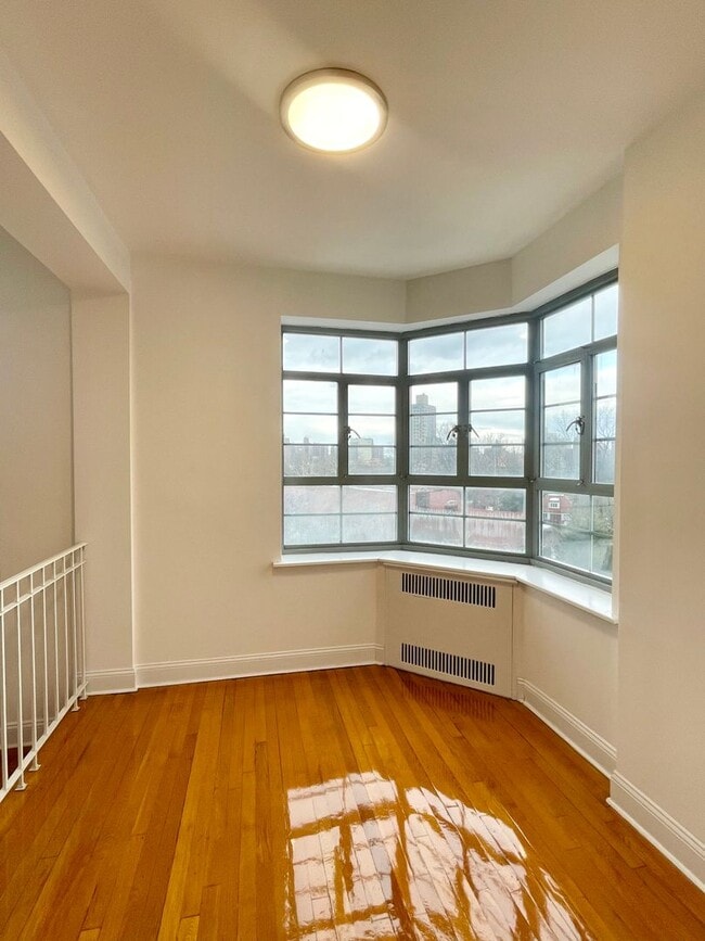 Photo - The Leslie — A Private Garden Enclave for the Modern New Yorker Unit 62E