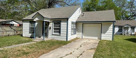 Building Photo - 115 E Tennie St Rental