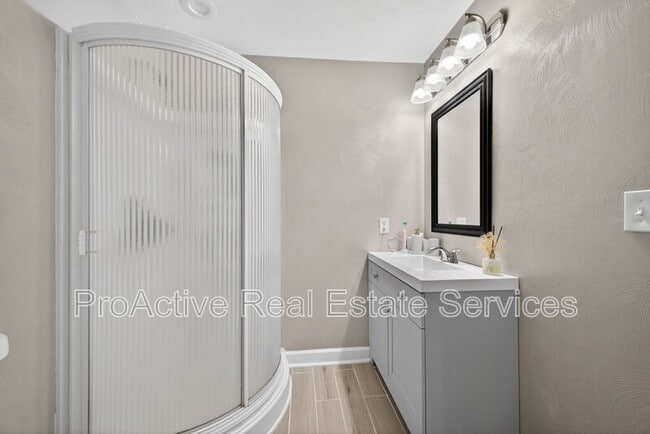 Photo - 2012 Midway Ave