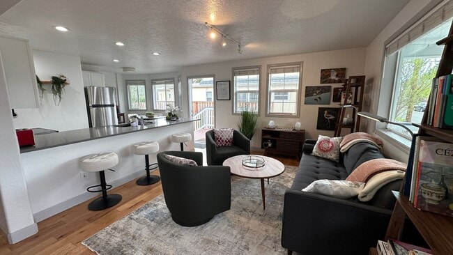 Photo - Perry Place Unit 3912~32nd~K150