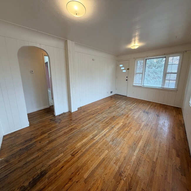 Building Photo - 1525 6th St