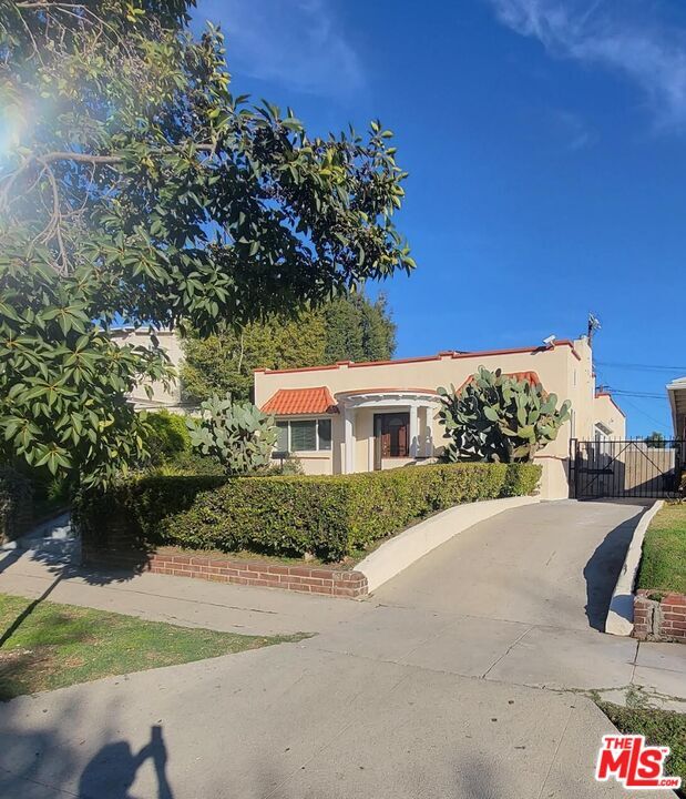 Photo - 1030 S St Andrews Pl