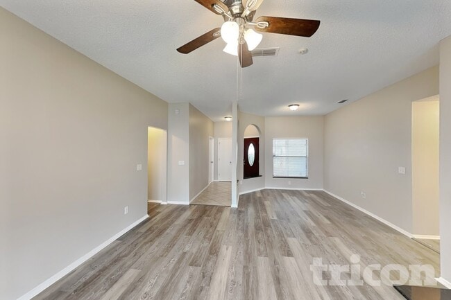 Photo - 787 Tomlinson Terrace