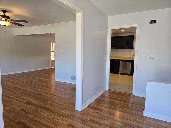 Photo - Remodeled 4Bd 3Bath home w Basement!