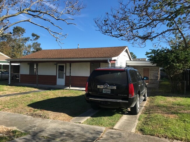 Building Photo - 1117 Evergreen Dr