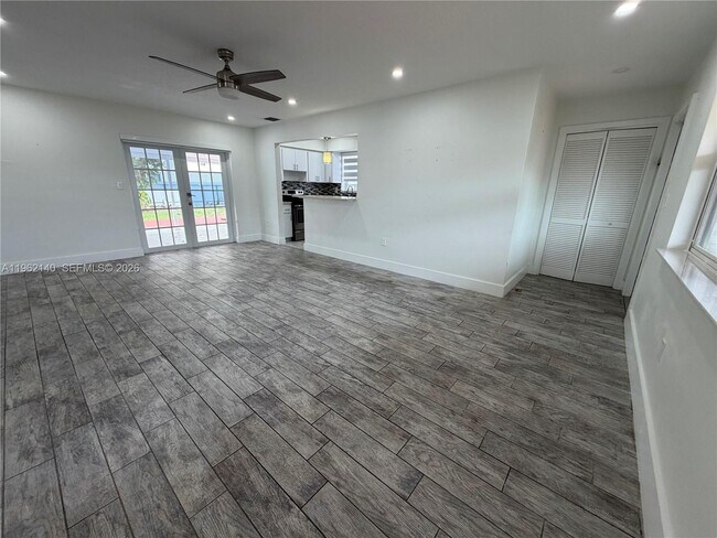 Photo - 7950 NW 10th St