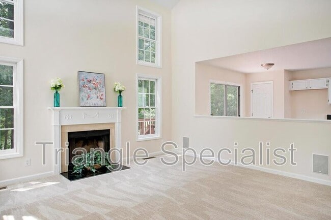 Photo - 100 Connelly Springs Pl