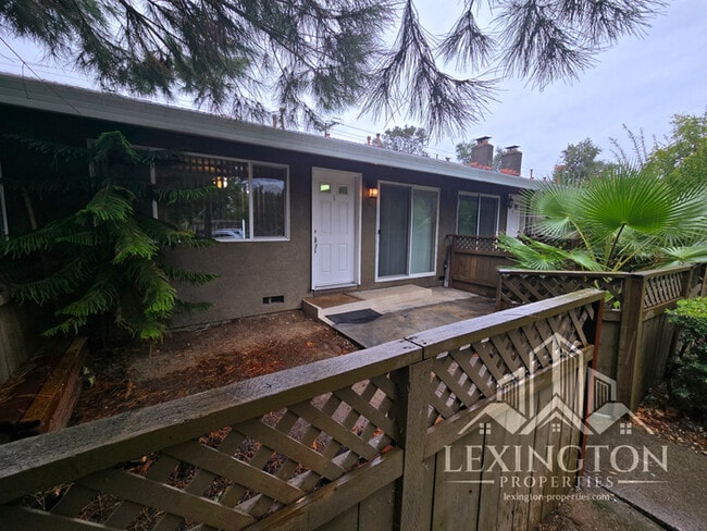 Photo - 5023 Bremner Way Unit 2