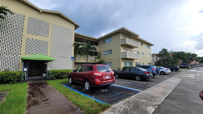 Photo - 11930 NE 19th Dr Condo Unit 21