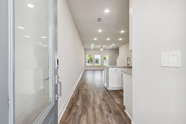 Photo - 95353 Katherine St