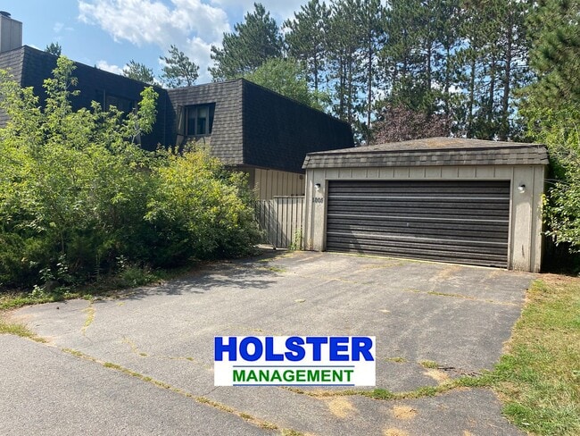 Building Photo - 4-Plex Located Unit 1805 Crabtree Drive