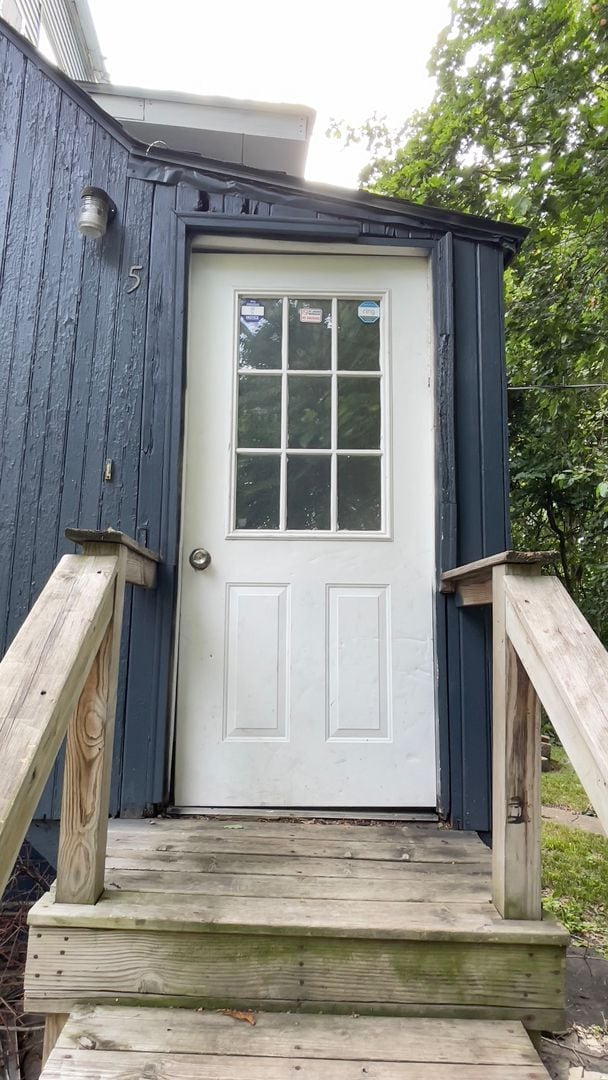 Photo - Historic, Upstairs One Bedroom Apartment Unidad #5