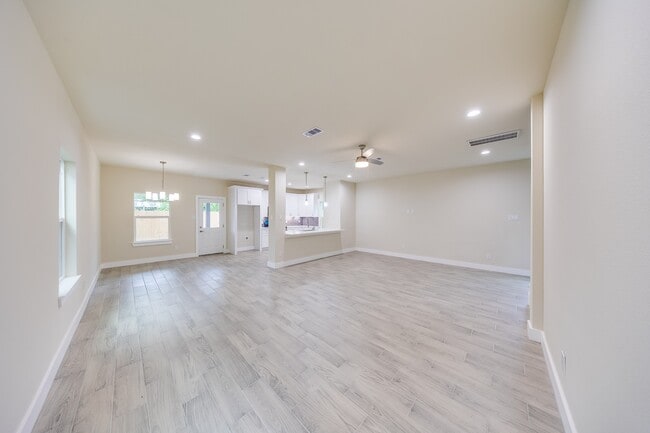 Photo - 10512 Exeter St