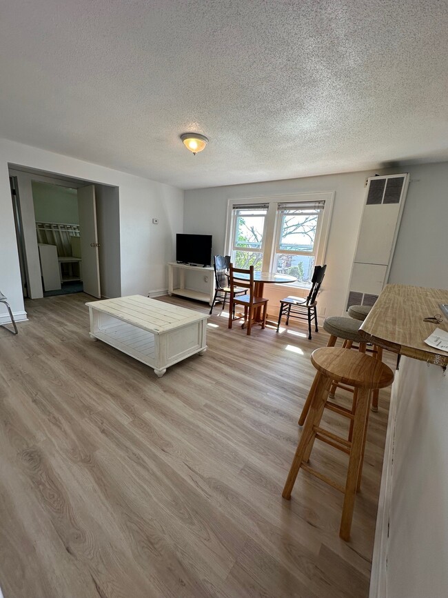 Building Photo - 60 Bradley St Unit 3 Rental