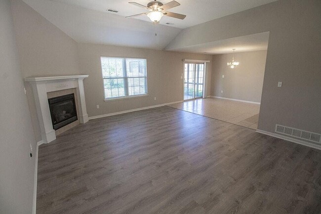 Photo - 209 Jackal Dr