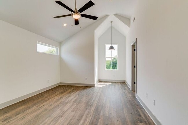 Photo - Beautiful Newer Build in Madison!