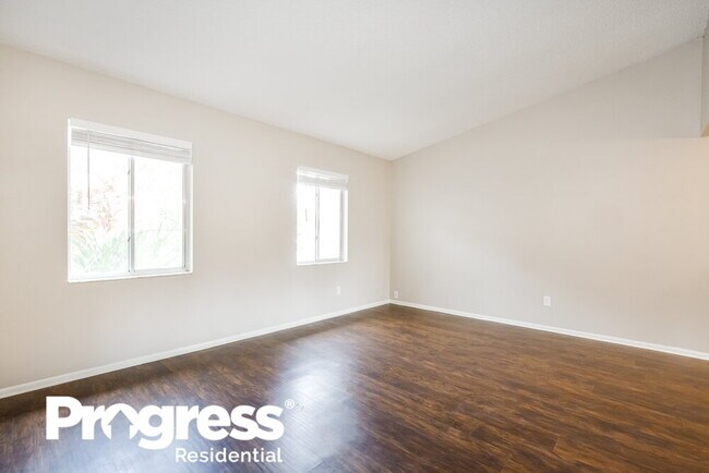 Photo - 1891 Aster Dr