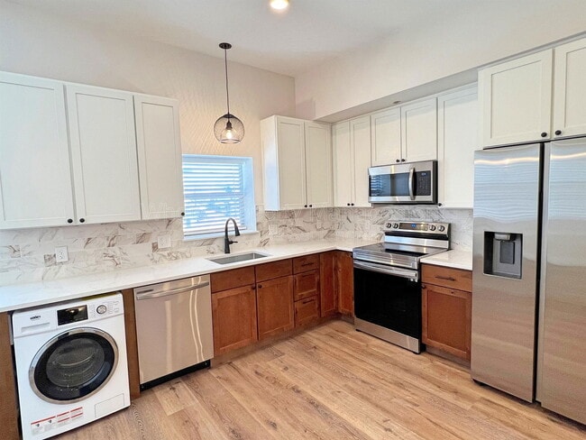 Building Photo - 3327 Tejon St Unit 11