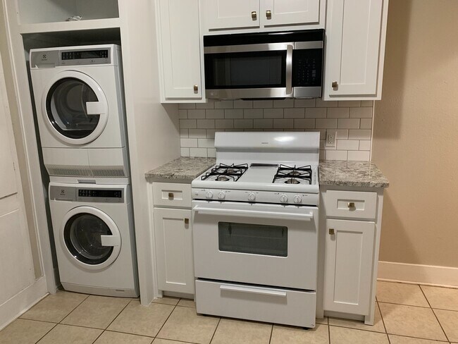 Photo - 2308 14th St Unidad Front  B