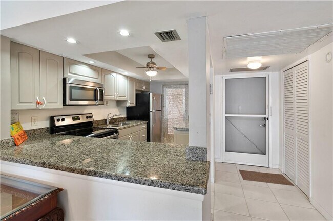 Photo - 4500 N Federal Hwy Unidad 150F