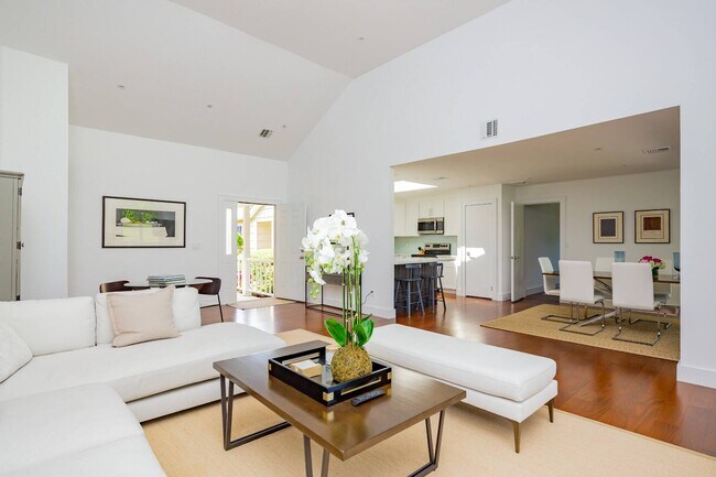 Photo - 125 St.Andrew Cir