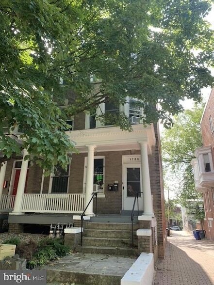 Building Photo - 1708 Kilbourne Pl NW Rental