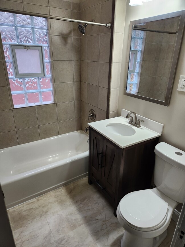 Photo - 17 Meriden St Unit Upper Flat