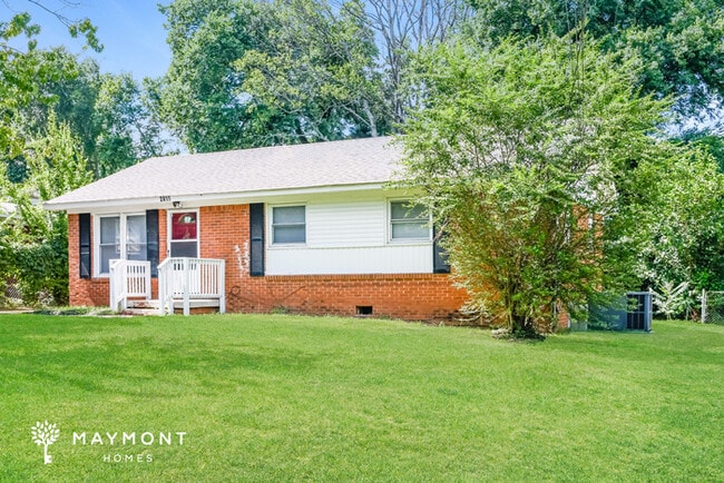 Photo - 2855 Greenside Dr NW