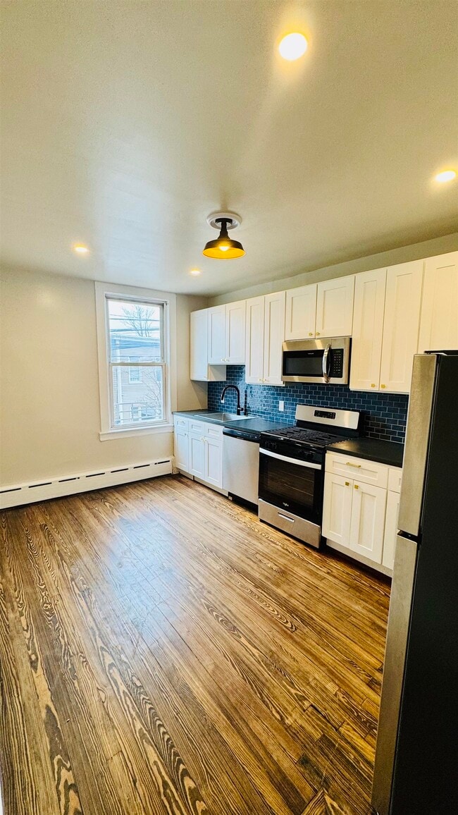 Photo - 682 Summit Ave