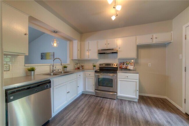 Photo - 9412 Teasdale Terrace