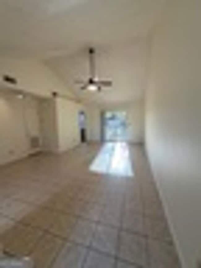 Photo - 444 Admiral's Walk Dr Unit 1