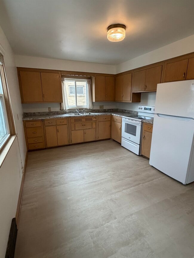 Photo - 529 W Olin Ave