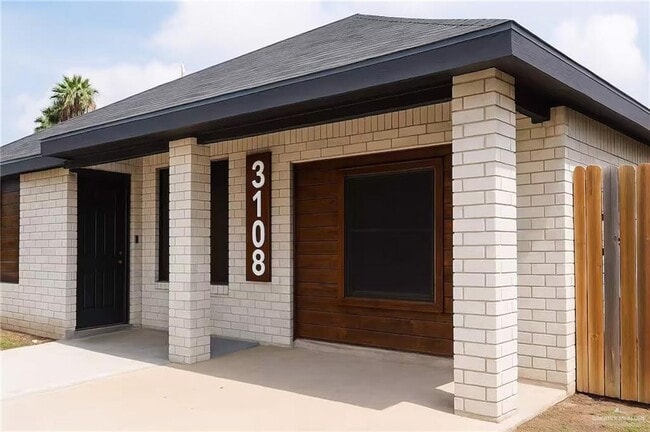 Building Photo - 17 Highland Park Ave