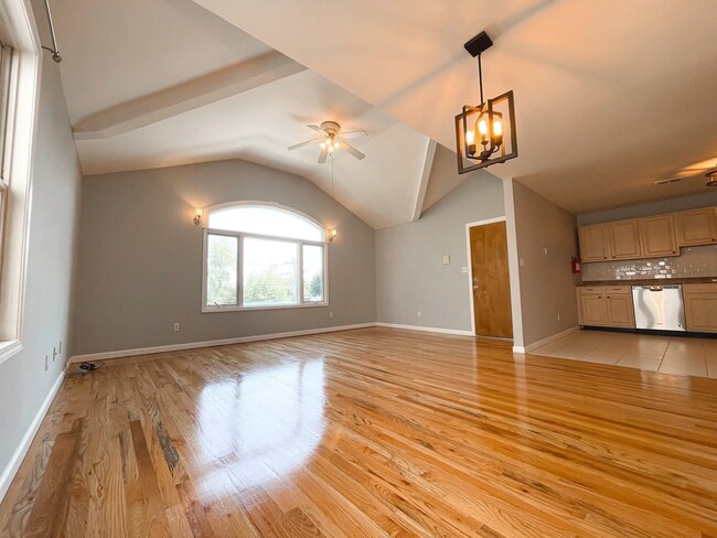 Building Photo - 59 Arlington Ave Unit 2