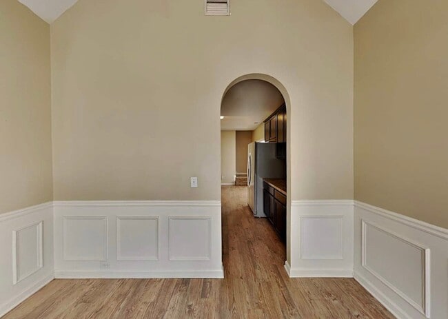 Photo - 466 Greyhawk Way