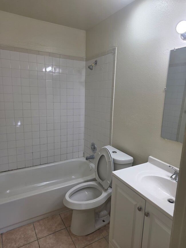 Photo - 3/2 DUPLEX
