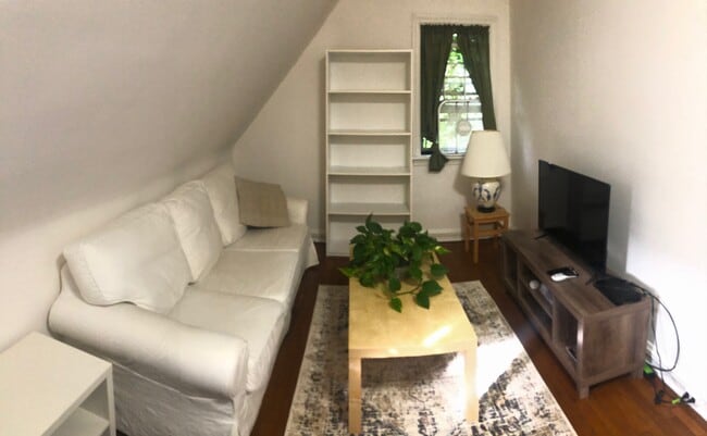 Photo - 2879 Ludlow Rd Unit 3